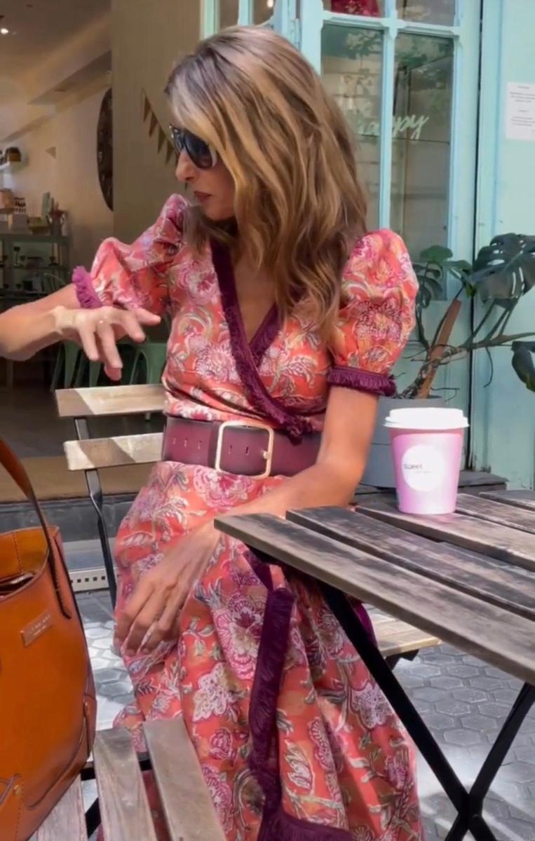 Eliett - Vestido Longo com Mangas curtas Bufantes e Saia Assimétrica